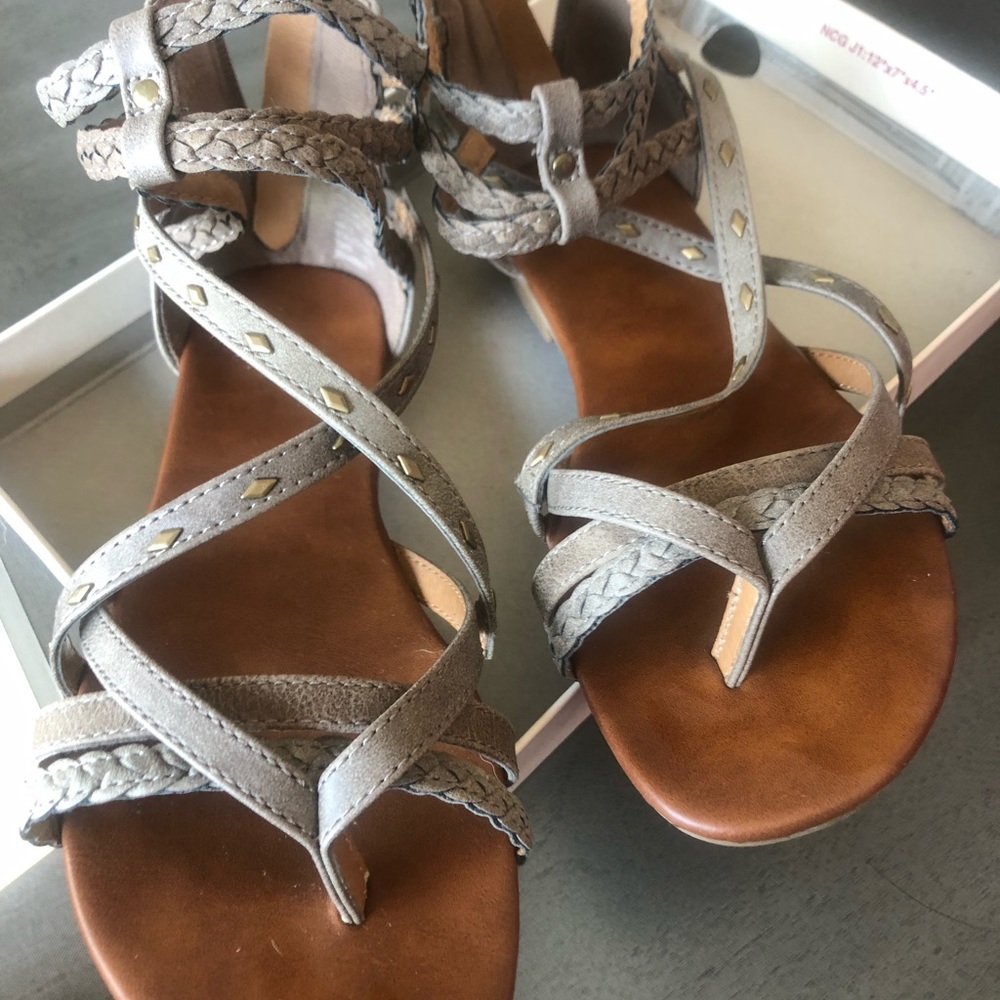 Strappy sandals- camo green
